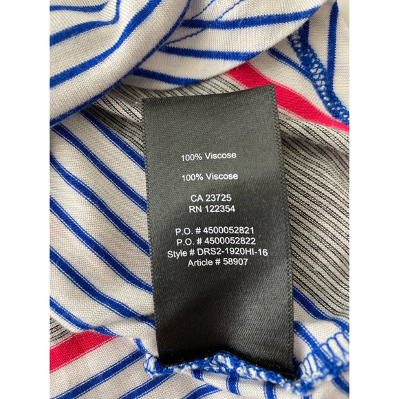 Aritzia Oversized Colour-block Tee. Size Small. - Picture 4 of 4